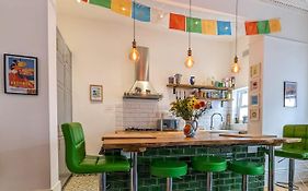 Church Retreat - A Magnificent Seaside Apartment-Award Winning